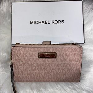 💘Michael Kors double zipper 3In1 jet set wristlet